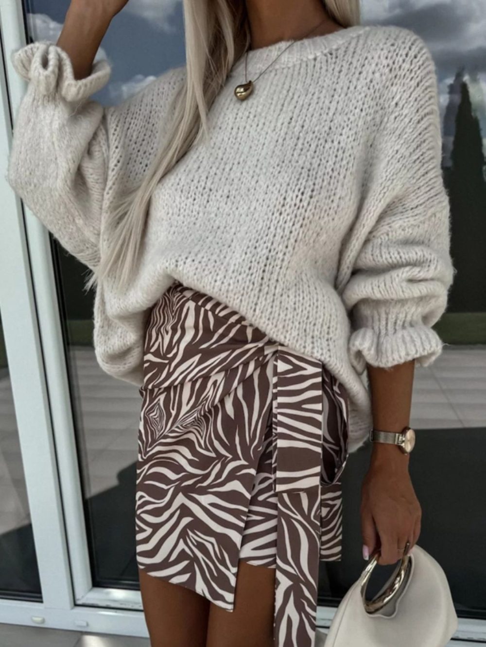 Lycia Oversized Sweater - Image 11