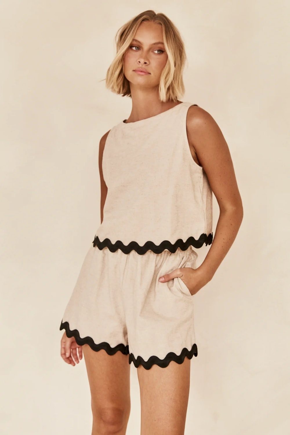 Allessa Cream 2 Piece Set - Image 3