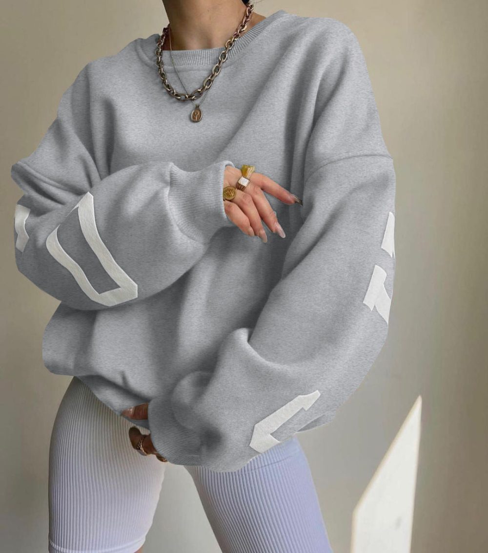 Chica Oversized Sweater - Image 4